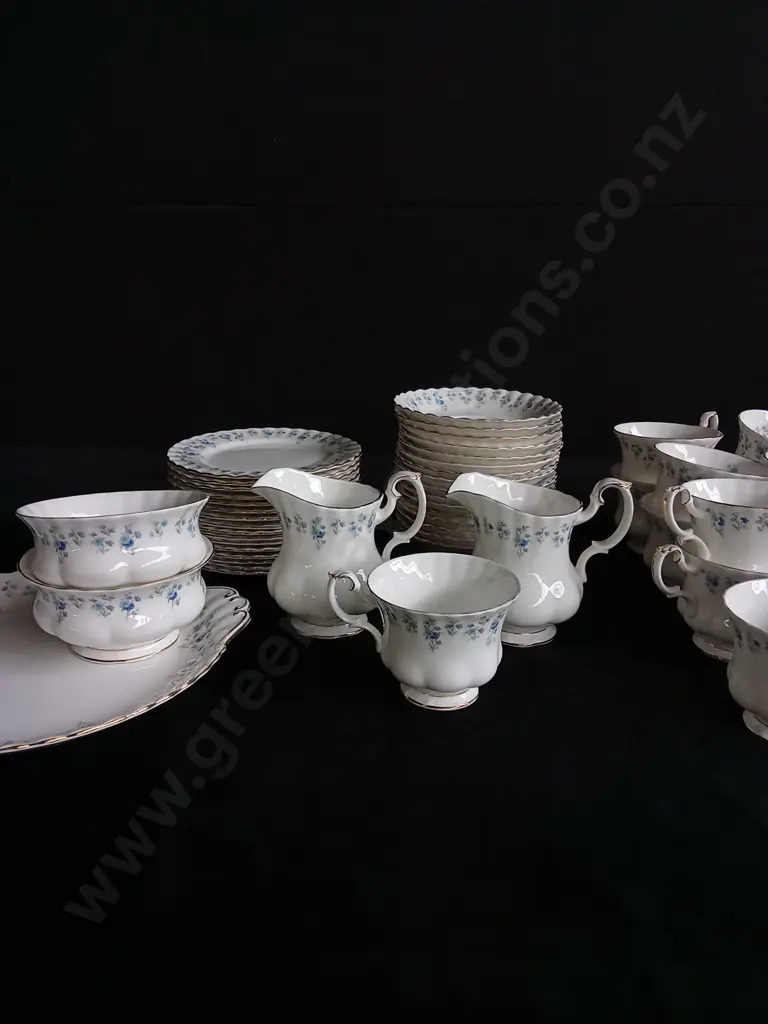 ROYAL ALBERT MEMORY LANE BONE CHINA TEA SET 53 PIECES Image 1++