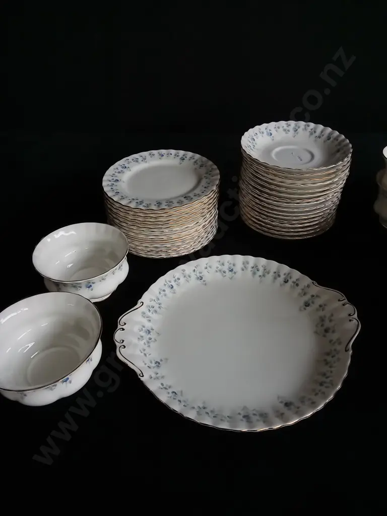 ROYAL ALBERT MEMORY LANE BONE CHINA TEA SET 53 PIECES Image 1++