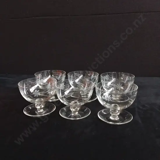 6 PIECES SET OF VINTAGE ETCHED DESSERT BOWLS