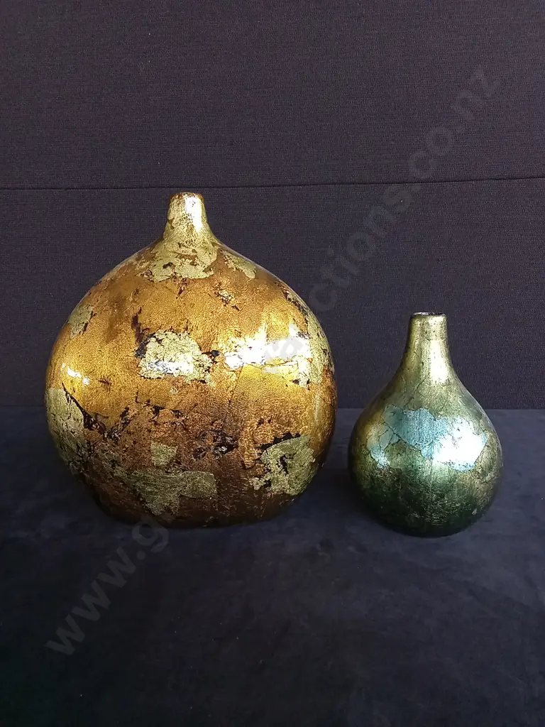 2 DECORATIVE VASES TALLEST 28CM Image 1++