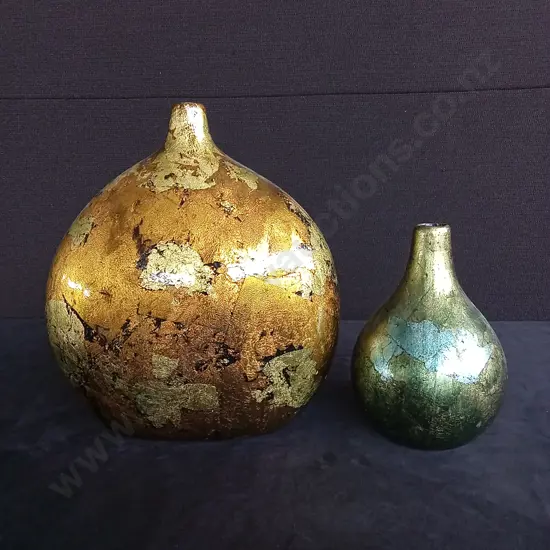 2 DECORATIVE VASES TALLEST 28CM