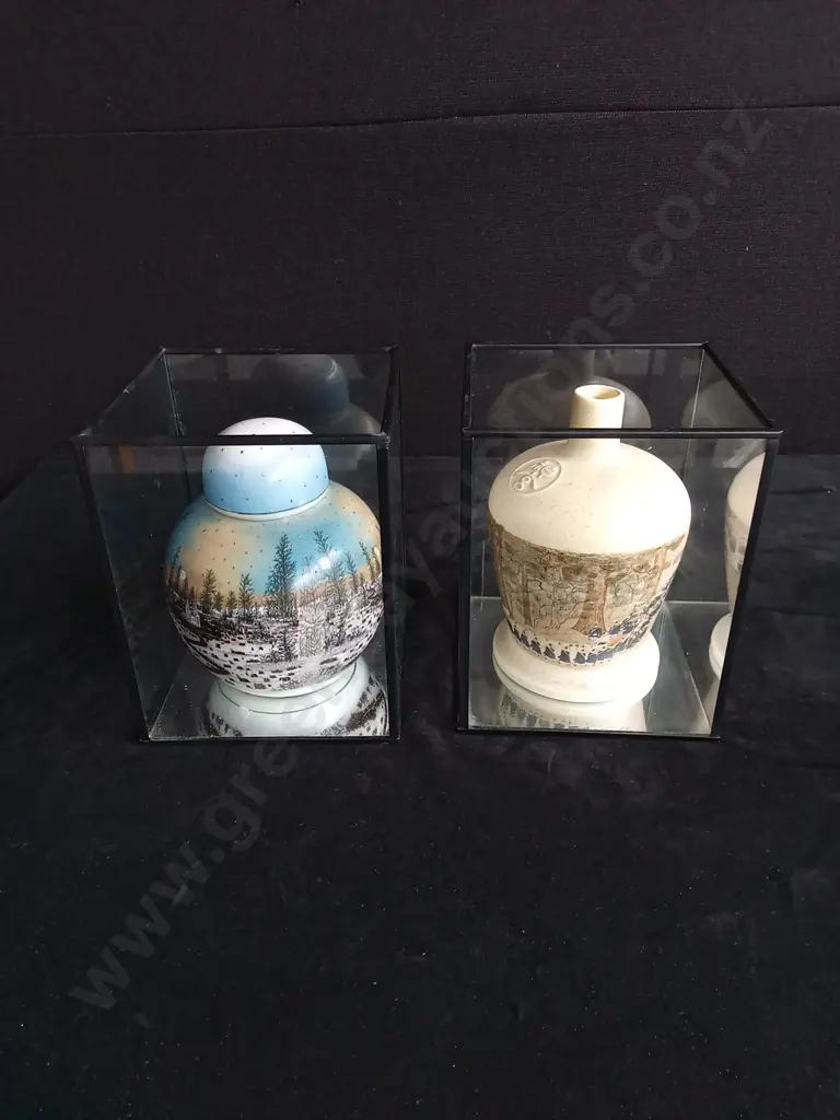 2 CHINESE VASES Image 1++