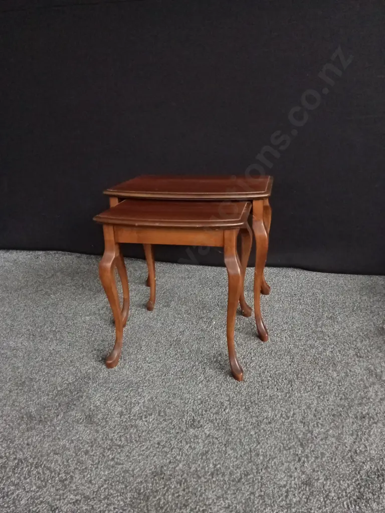 VINTAGE SET OF NESTING TABLES TALLEST H 44CM X 49CM W Image 1++