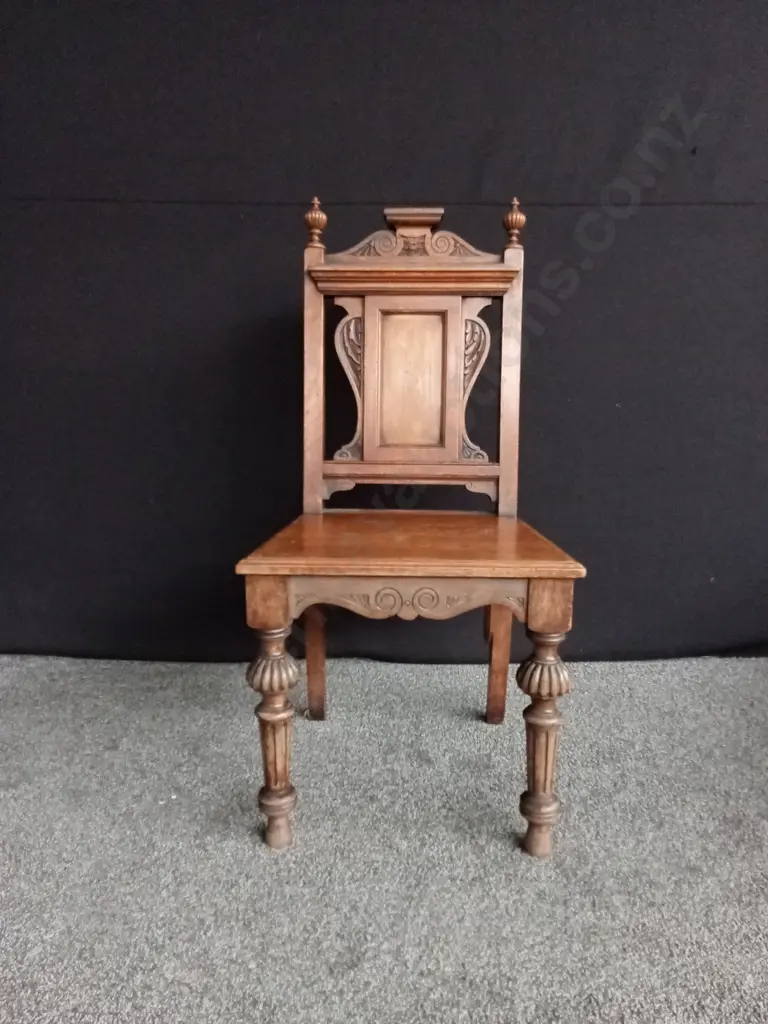 WOODEN VICTORIAN STYLE HALL CHAIR Image 1++