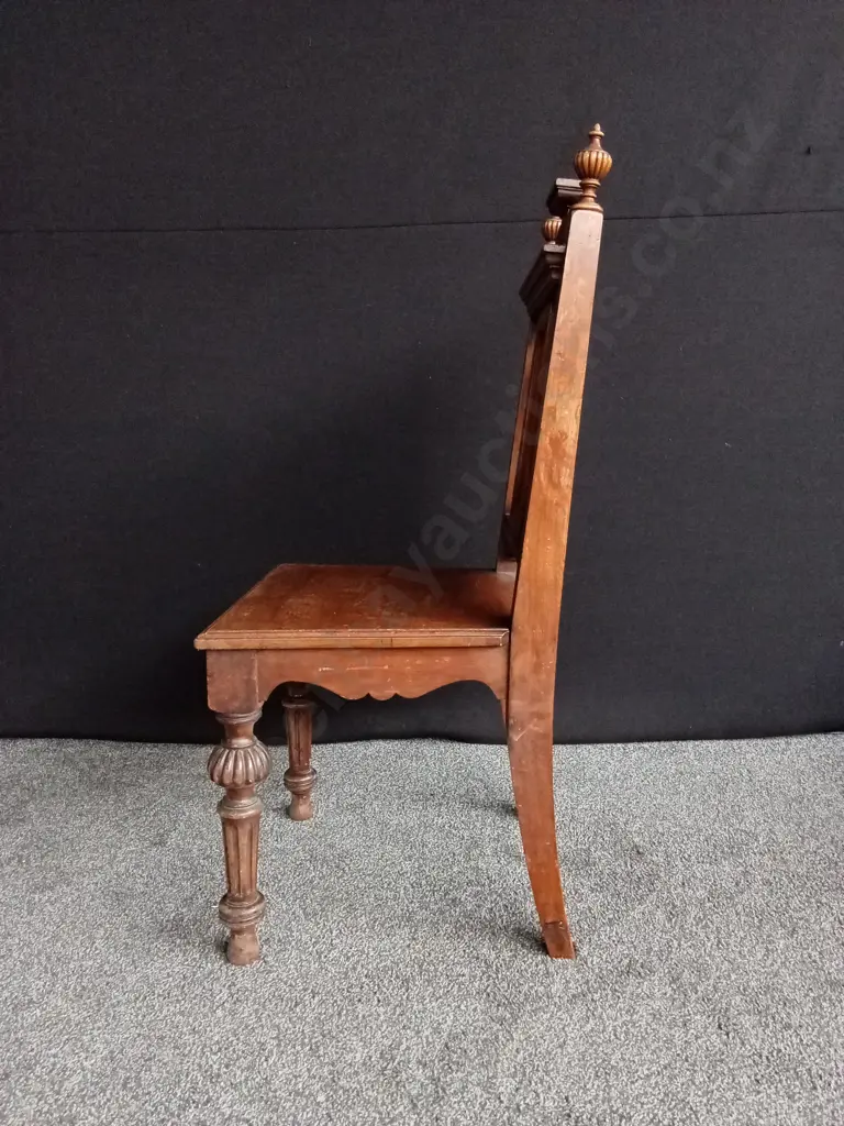 WOODEN VICTORIAN STYLE HALL CHAIR Image 1++