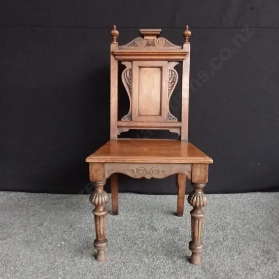 WOODEN VICTORIAN STYLE HALL CHAIR