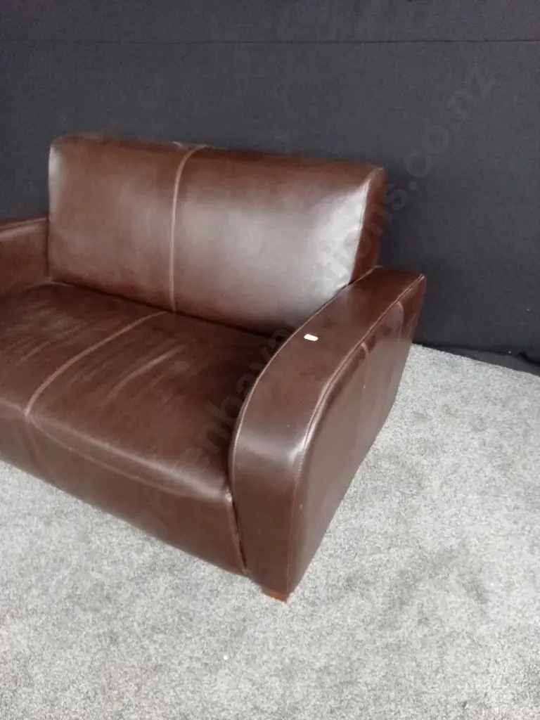 BROWN LEATHER 2 SEATER COUCH LENGTH 1.4M Image 1++