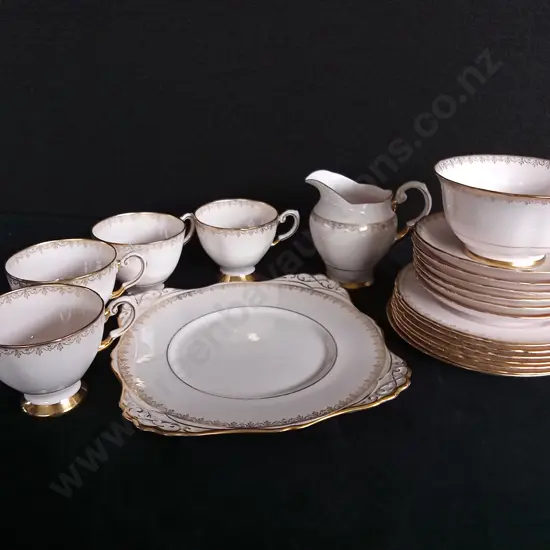 PINK TUSCAN FINE ENGLISH BONE CHINA TEA SET 20 PIECES