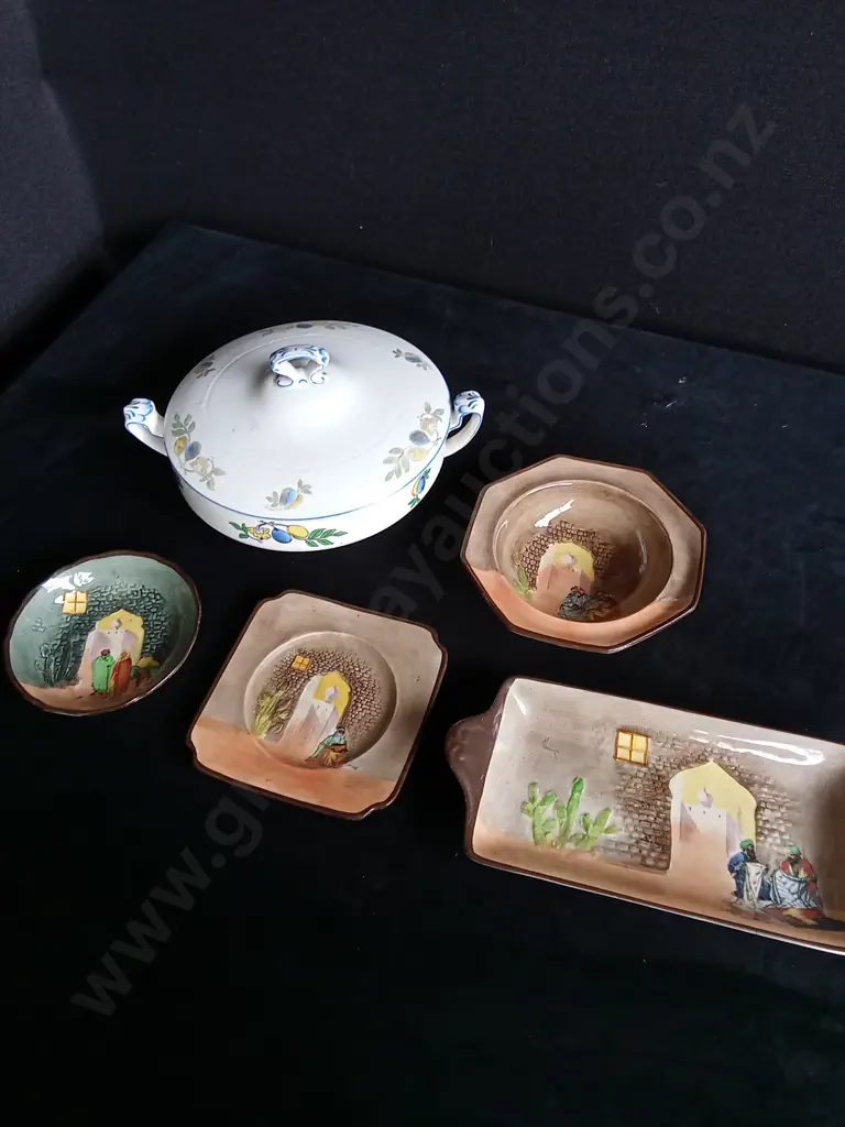 VINTAGE 1920S ROYAL DOULTON DISHES AND ALFRID MEAKIN SOUP BOWL Image 1++