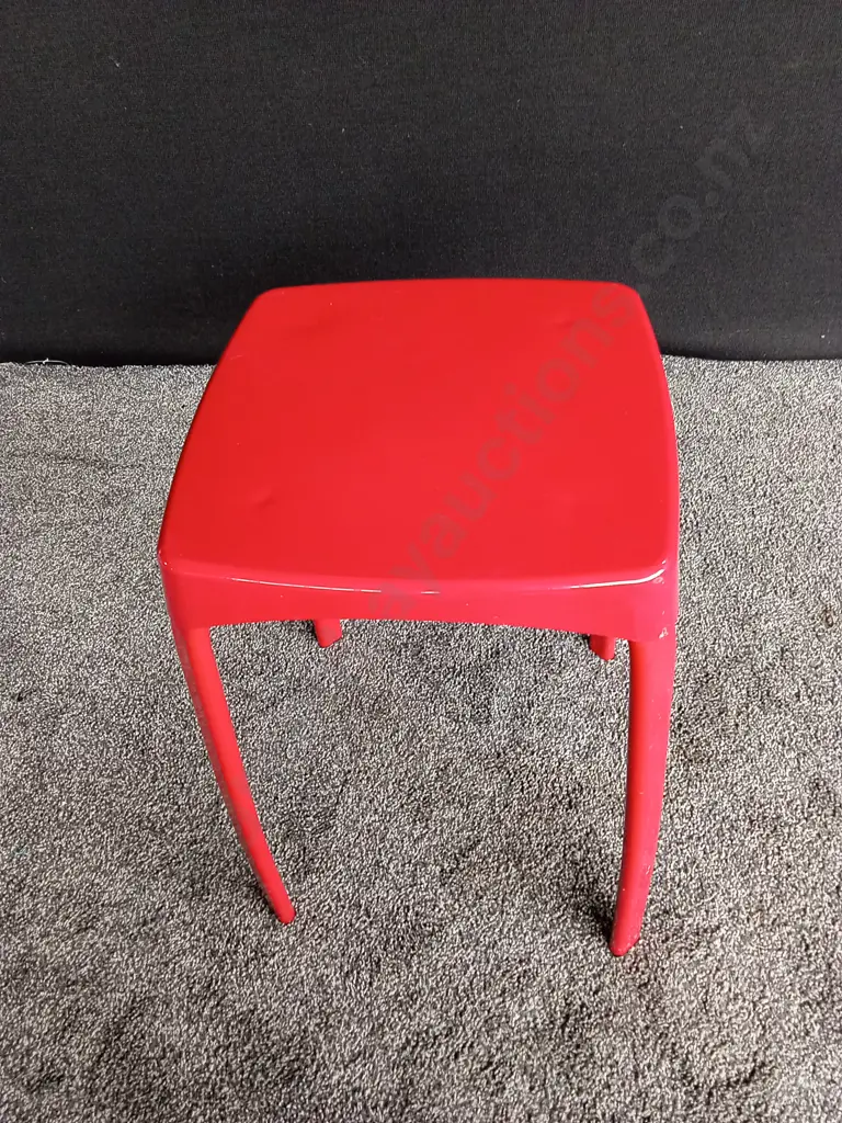RED STOOL Image 1++
