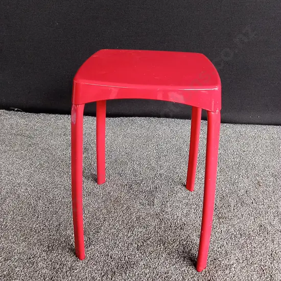 RED STOOL