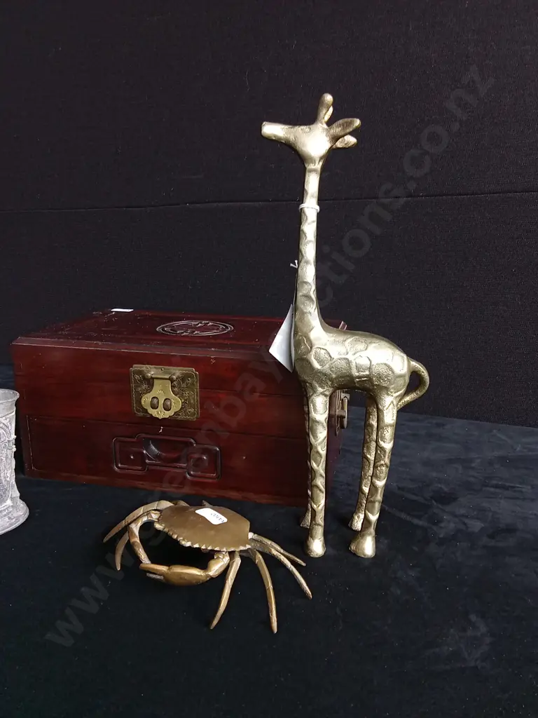 6 PIECES MIX OF HOME DECOR Image 1++