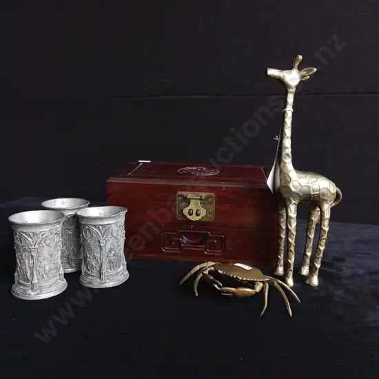 6 PIECES MIX OF HOME DECOR