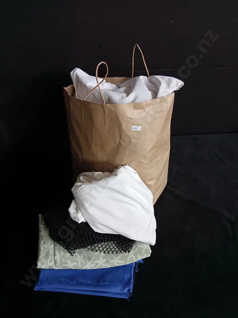 BAG OF FABRICS/MATERIALS Image 1++