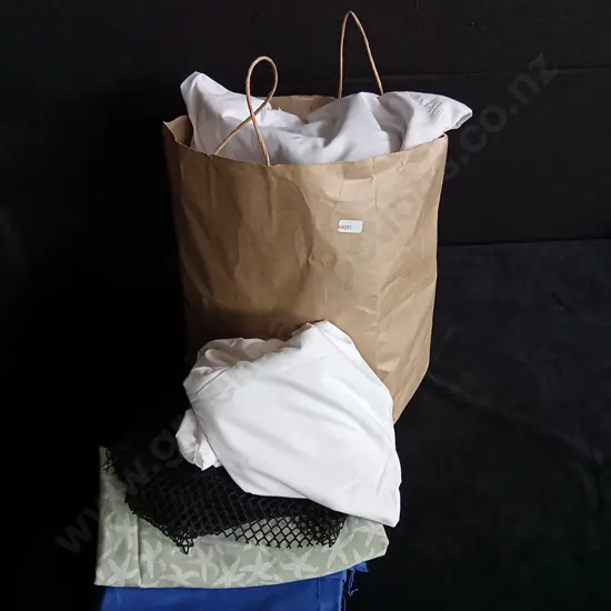 BAG OF FABRICS/MATERIALS