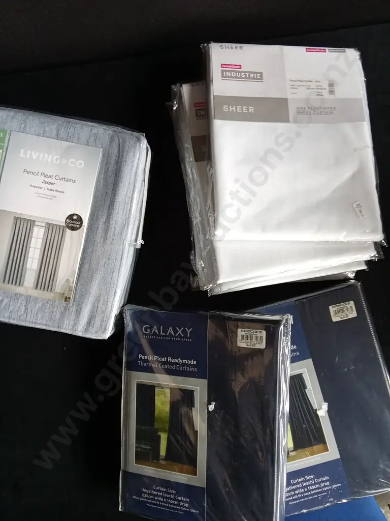 22 PIECES MIX OF BRAND NEW CURTAINS AND PILLOWCASES Image 1++