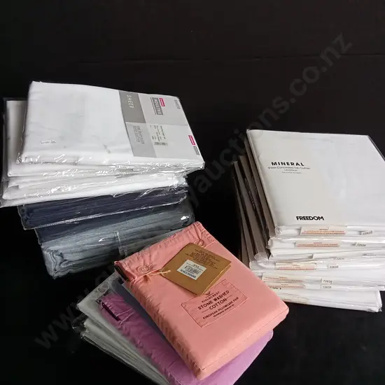 22 PIECES MIX OF BRAND NEW CURTAINS AND PILLOWCASES