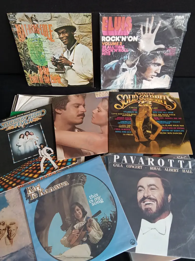 VINTAGE VINYL COLLECTION Image 1++