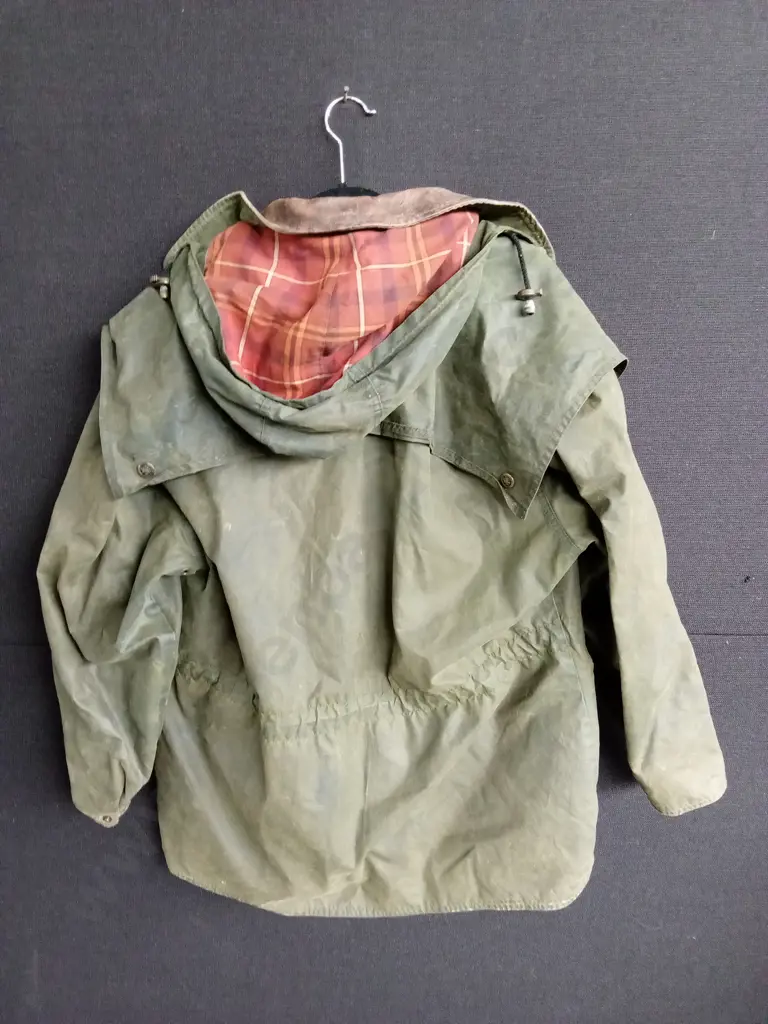 RODD & GUNN OUTDOOR CLASSICS JACKET SIZE SMALL Image 1++