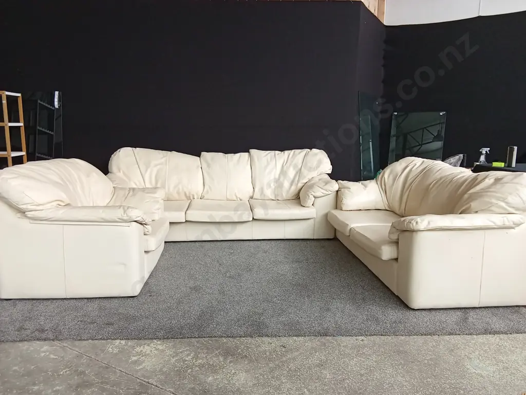 3 PIECE BEIGE COUCH SET (MEASUREMENTS IN DESCRIPTION) Image 1++