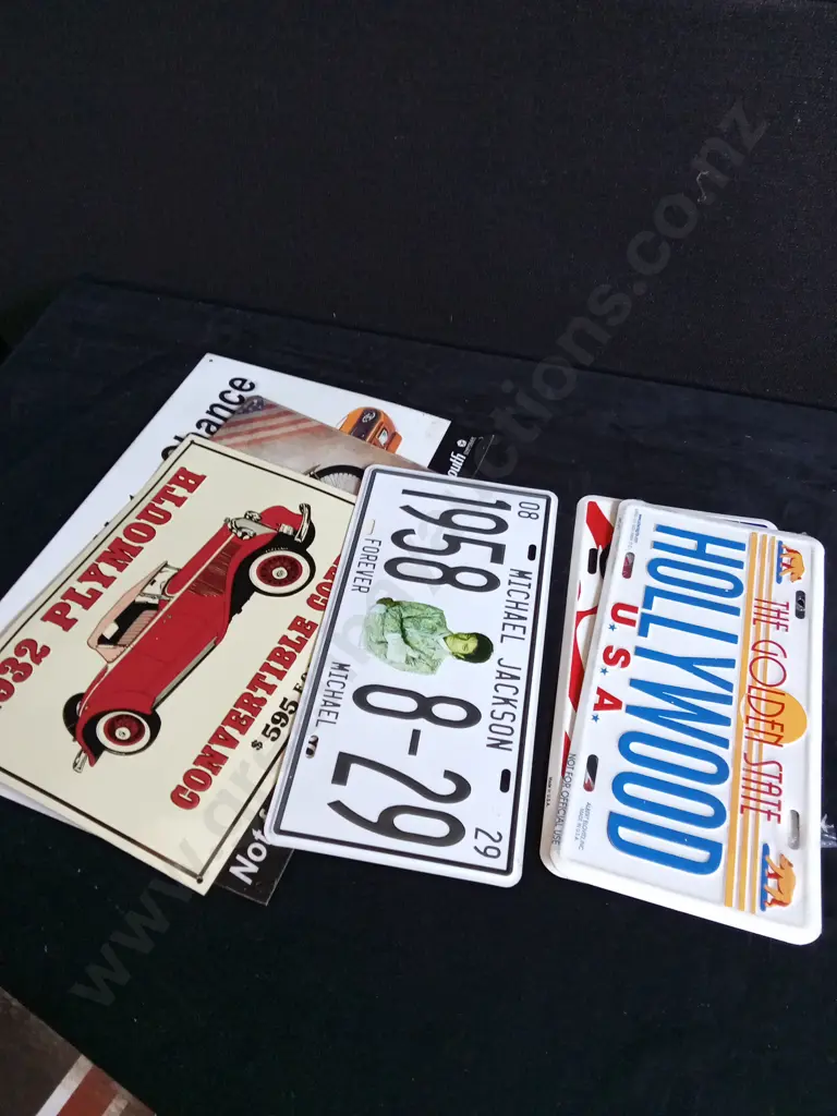 10 PIECES MIX OF TIN MEMORABILIA, CAR PLATES, HARLEY DAVIDSON. ETC. Image 1++