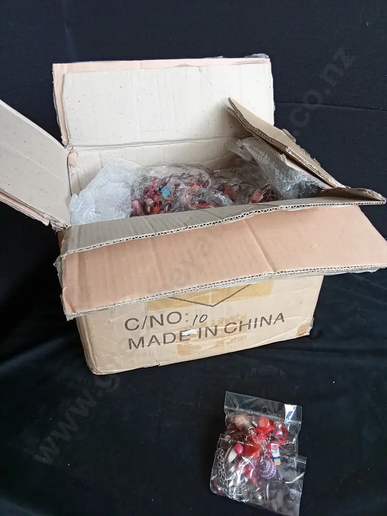 BULK BOX OF JEWELLERY Image 1++