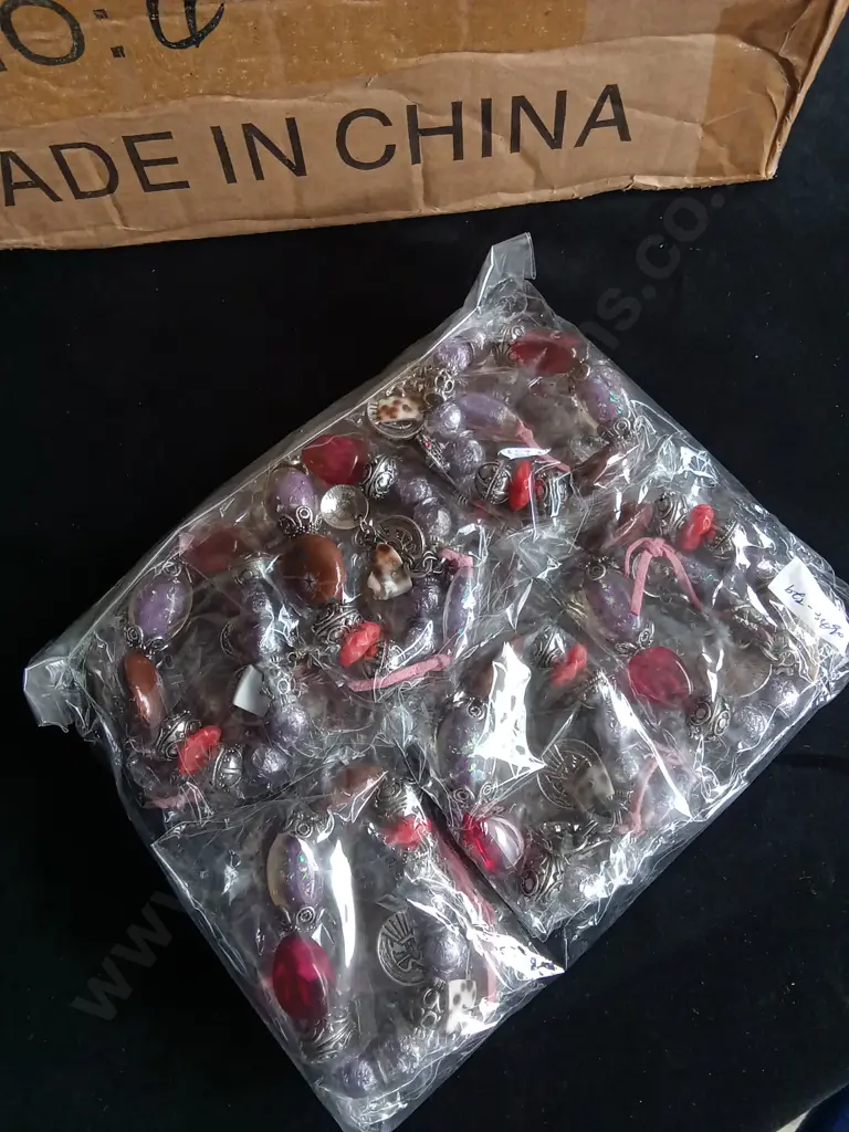BULK BOX OF BEAD BRACELETS Image 1++