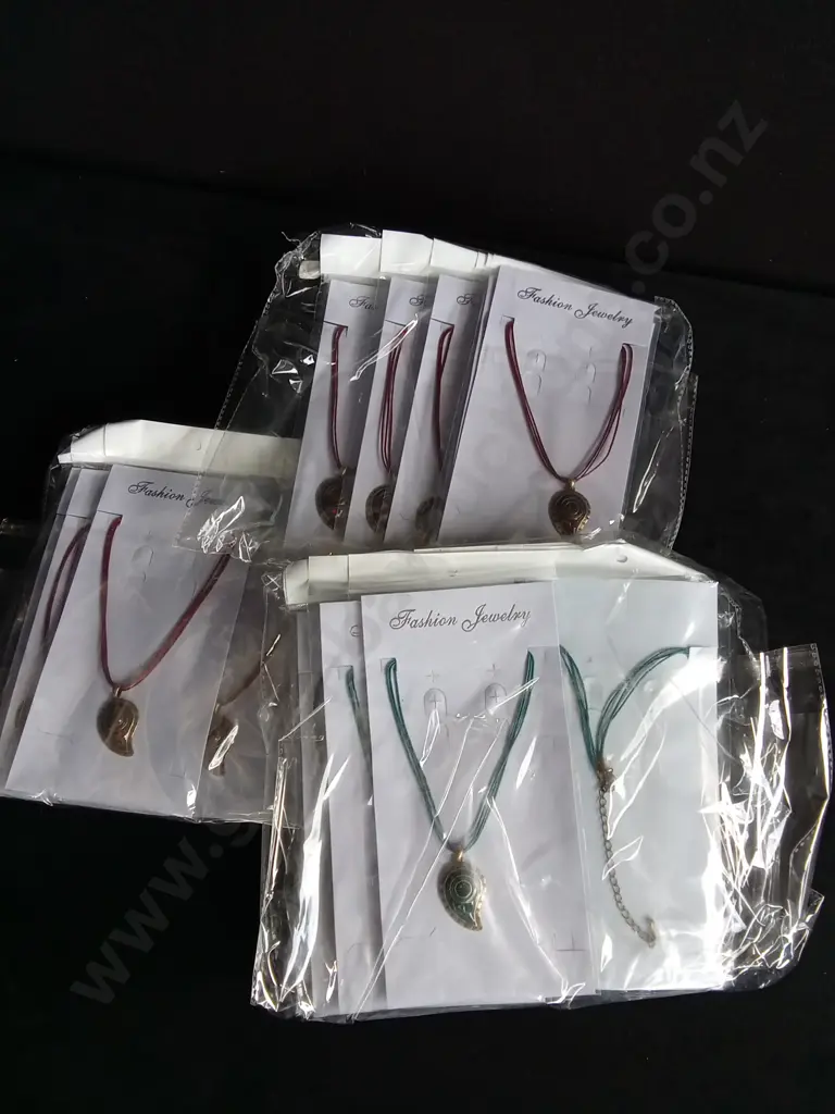 BULK BOX OF NECKLACES Image 1++