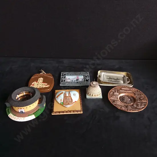 9 PIECES TRAVEL SOUVENIRS