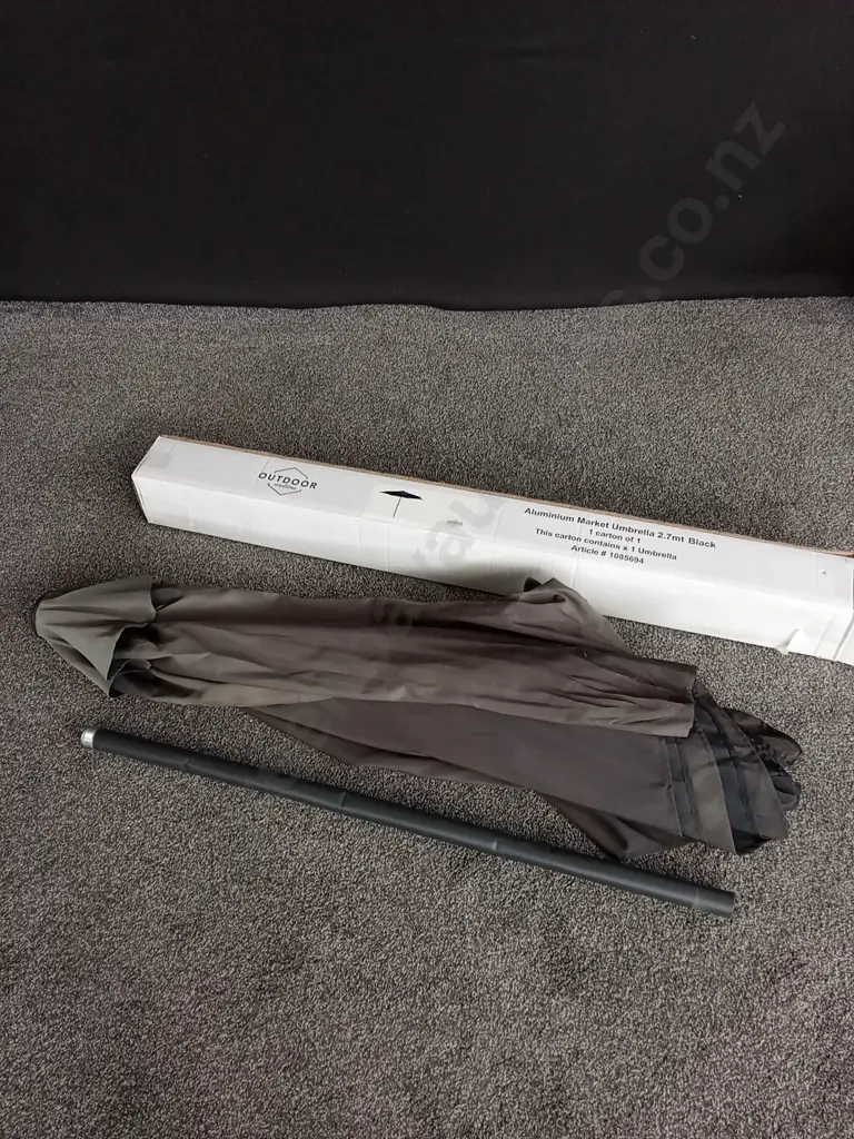 OUTDOOR UMBRELLA 2.7 M BOXED Image 1++