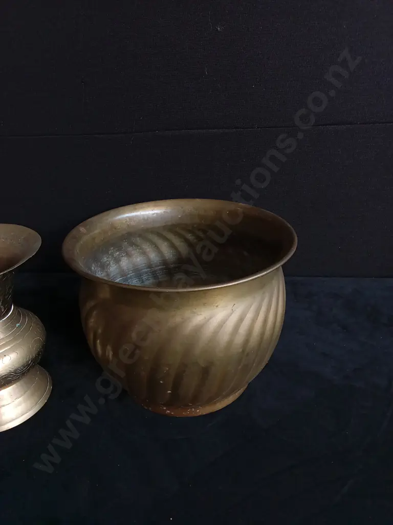 VINTAGE BRASS VASES/ PLANTERS Image 1++