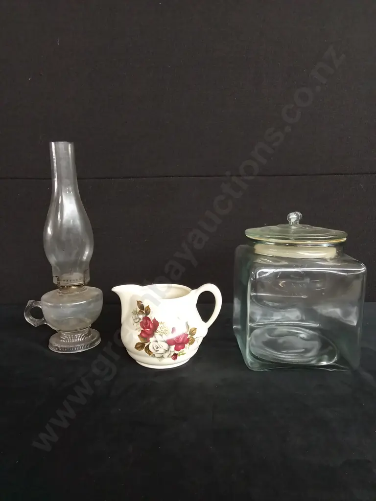 FLORAL JUG GLASS JAR AND OIL LAMP Image 1++