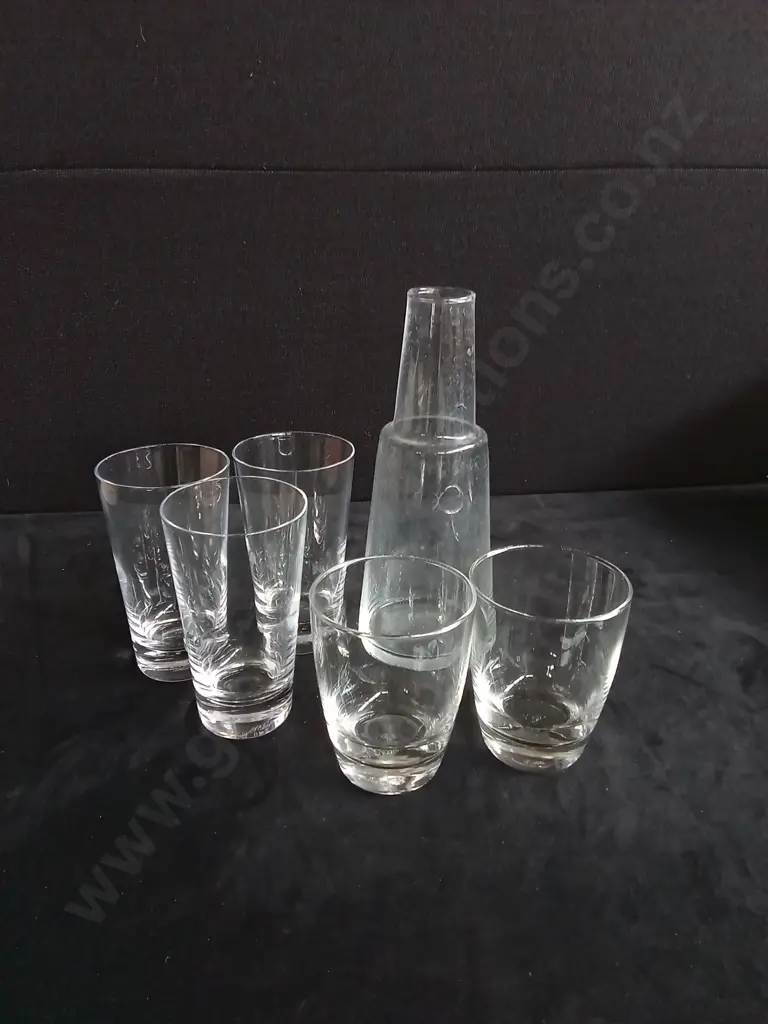 6 PIECES, GLASSES AND JUG/VASE Image 1++