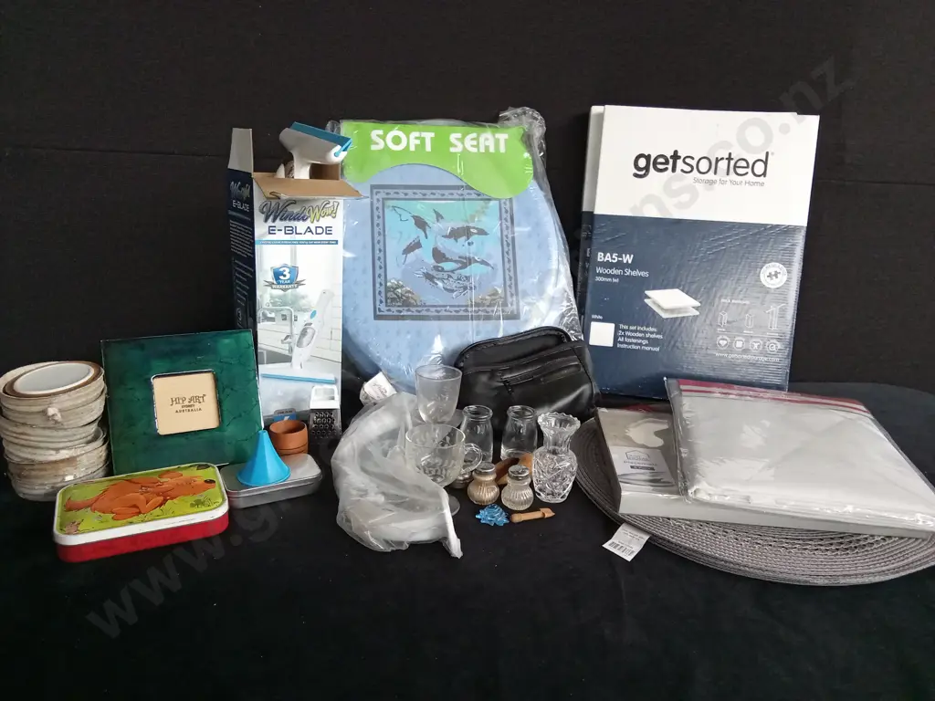 ASSORTED HOUSEHOLD ITEMS Image 1++