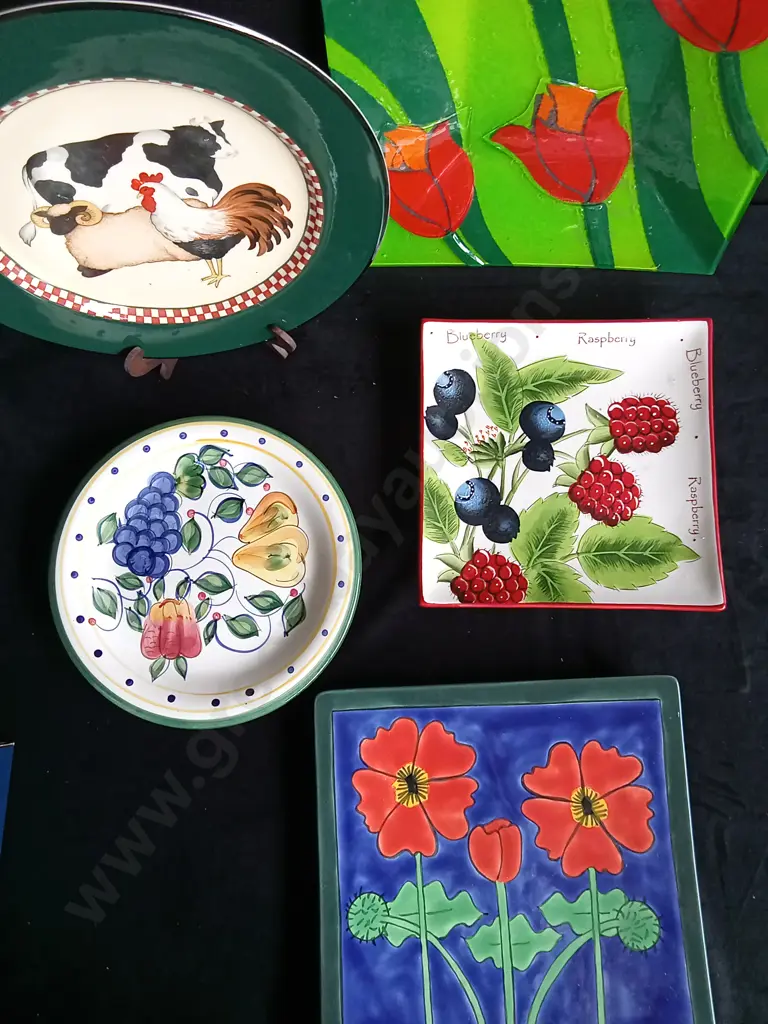 5 DECORATIVE AND PAINTED PLATES Image 1++
