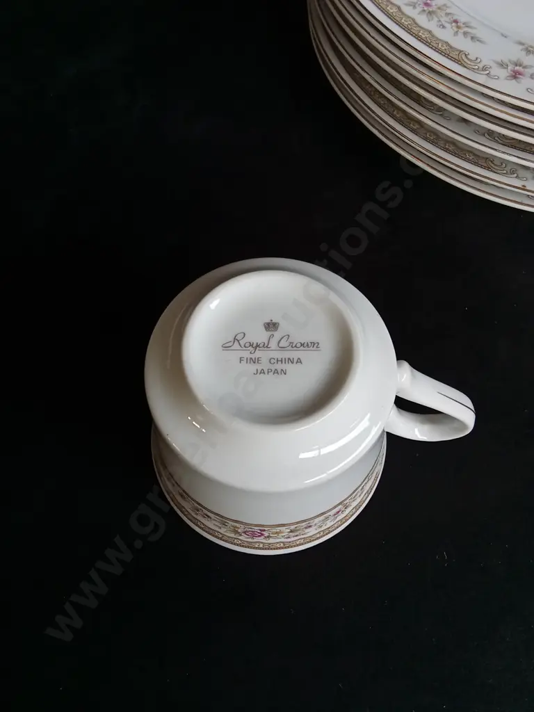 28 PIECE ROYAL CROWN FINE CHINA JAPAN SET Image 1++