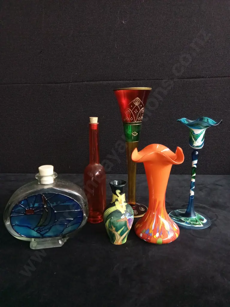 6 PIECES DECORATIVE VASES TALLEST H 24.5CM Image 1++
