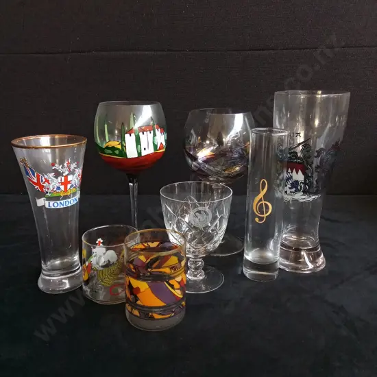 8 PIECES GLASSWARE MIX
