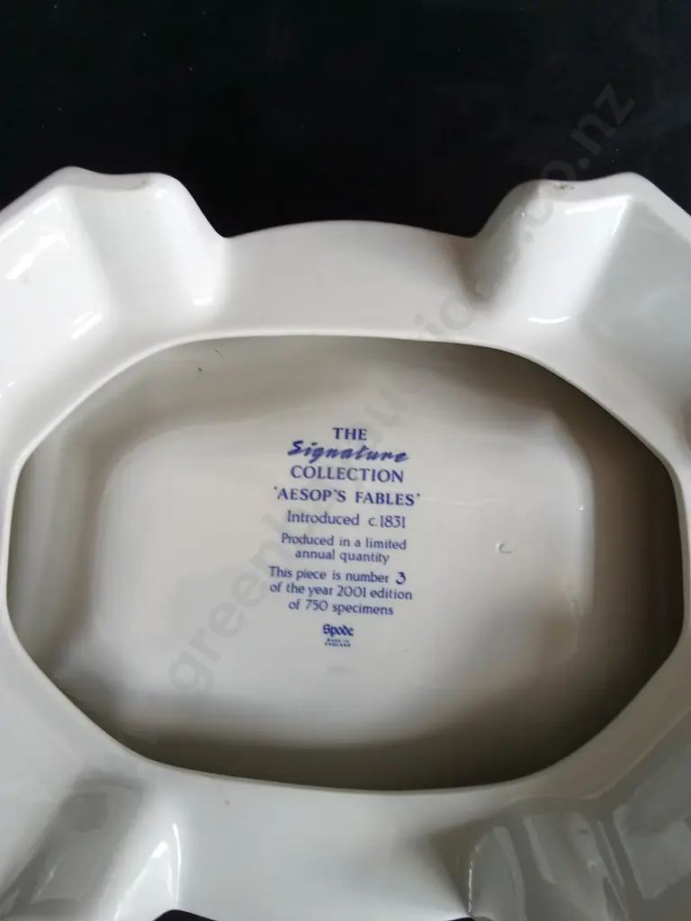 SPODE SIGNATURE COLLECTION AESOP'S FABLES PATTERN DOG BOWL Image 1++