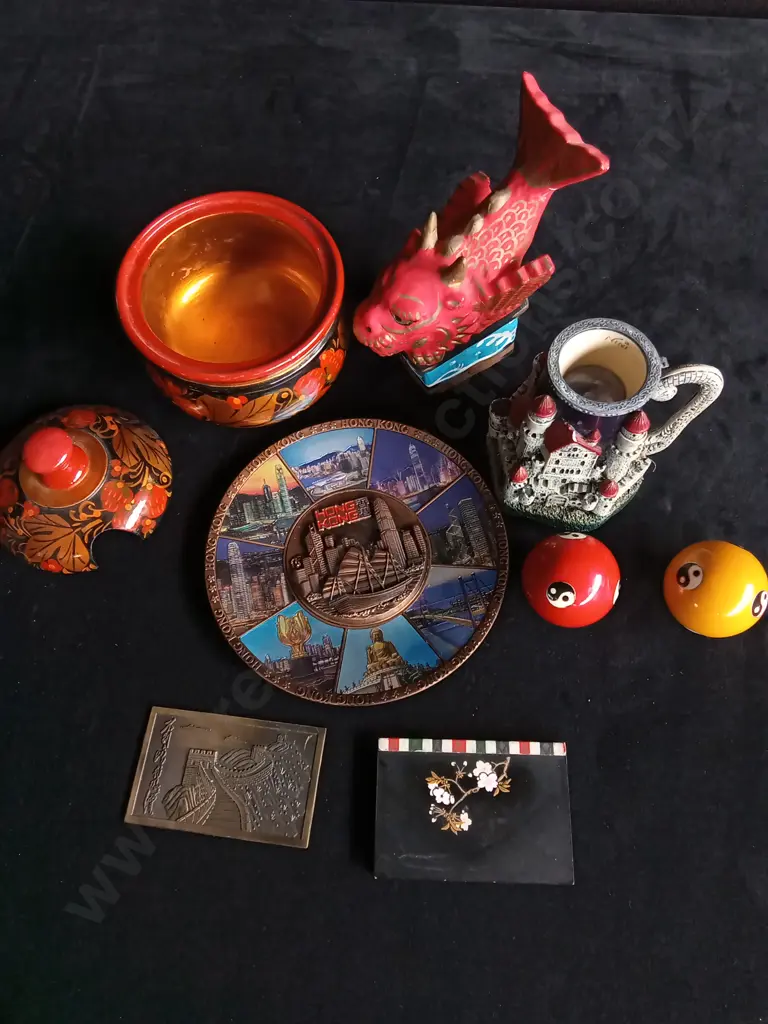 8 PIECES MIX OF ORIENTAL SOUVENIRS Image 1++
