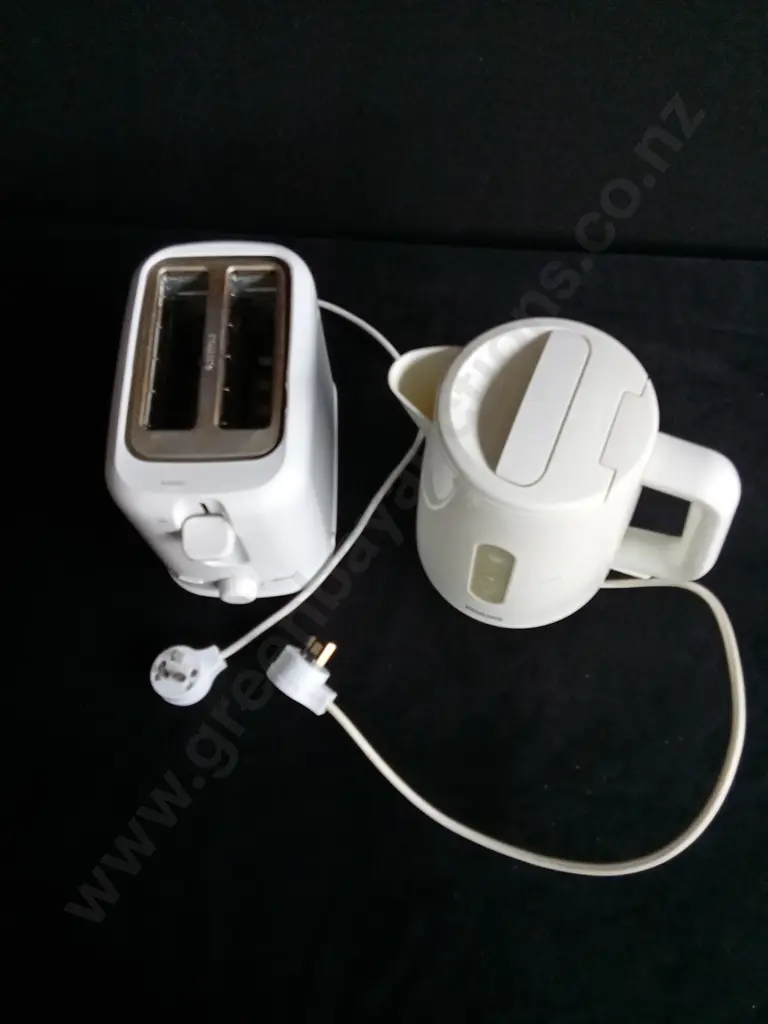 PHILIPS KETTLE AND TOASTER (WORKING) Image 1++