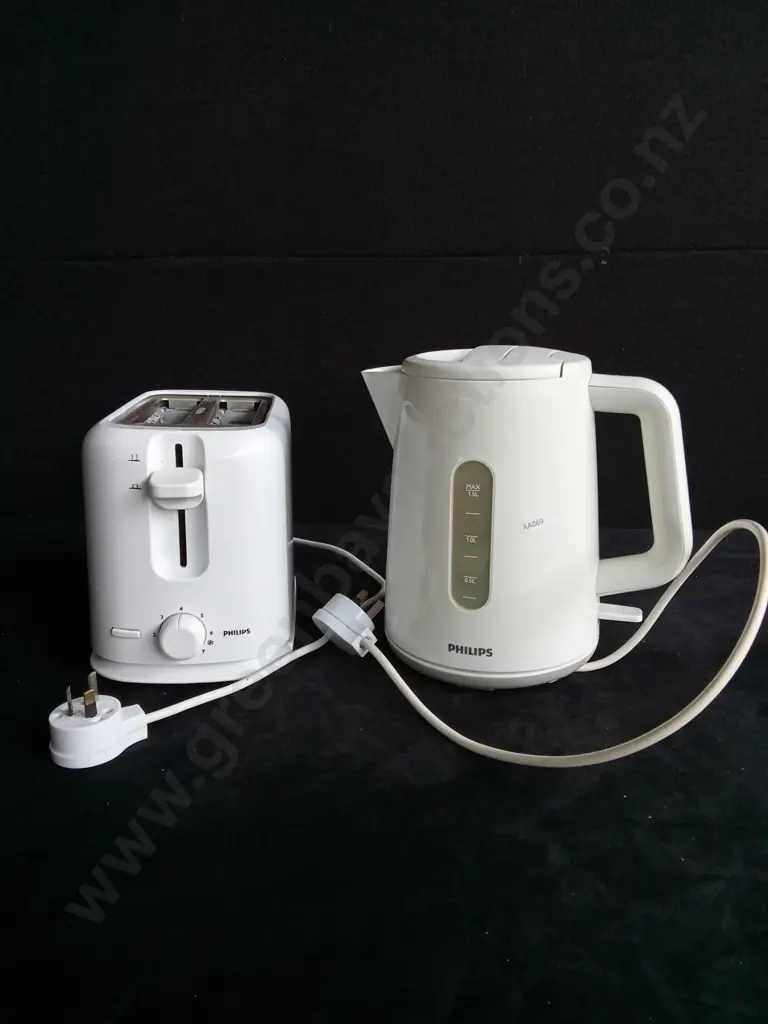 PHILIPS KETTLE AND TOASTER (WORKING) Image 1++