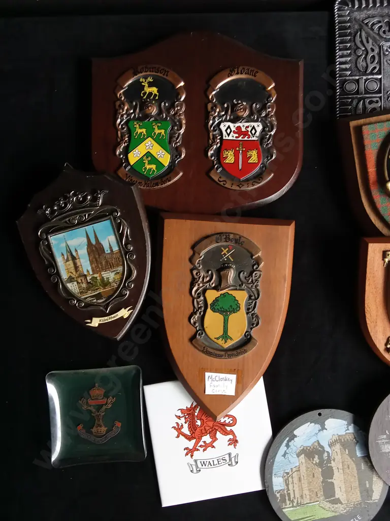 10 PIECES HERALDIC SHIELDS, CRESTS AND PLAQUES Image 1++