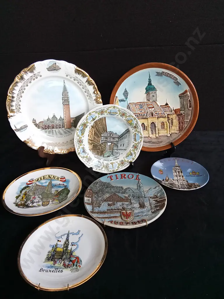 7 PIECES LOCATION DECORATIVE PLATES Image 1++