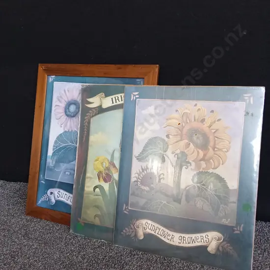 3 PIECES FLOWER ART WORKS