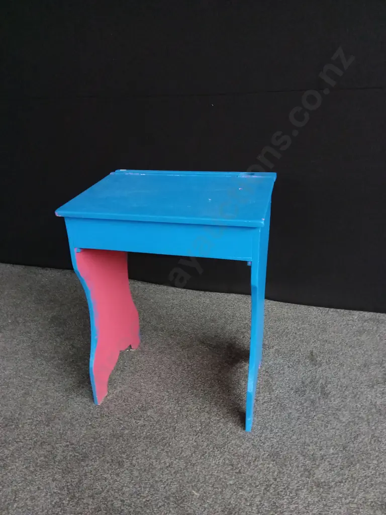 PAINTED VINTAGE SCHOOL DESK Image 1++