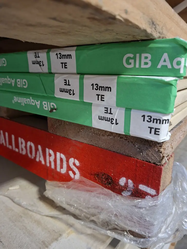 6 SHEETS OF GIB AQUALINE PLATERBOARD 2.7M X 1.2M X 13MM Image 1++