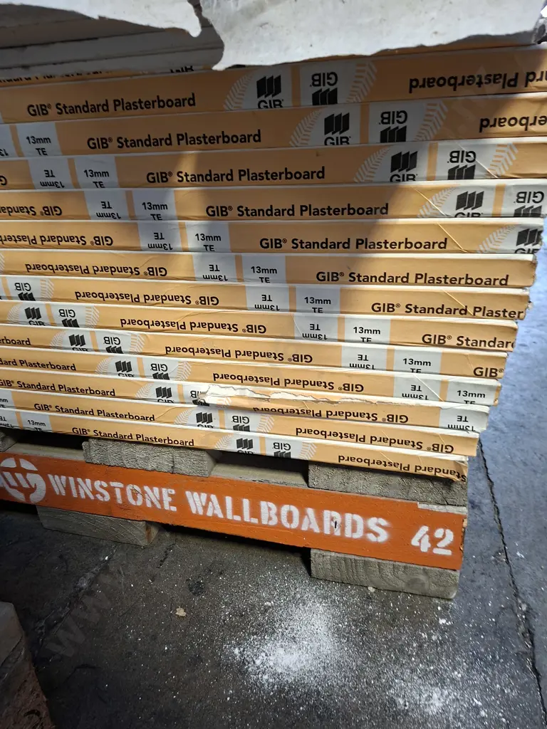 34 SHEETS OF GIB STANDARD PLASTERBOARD 4.2M X 1.2M X 13MM ON PALLET Image 1++