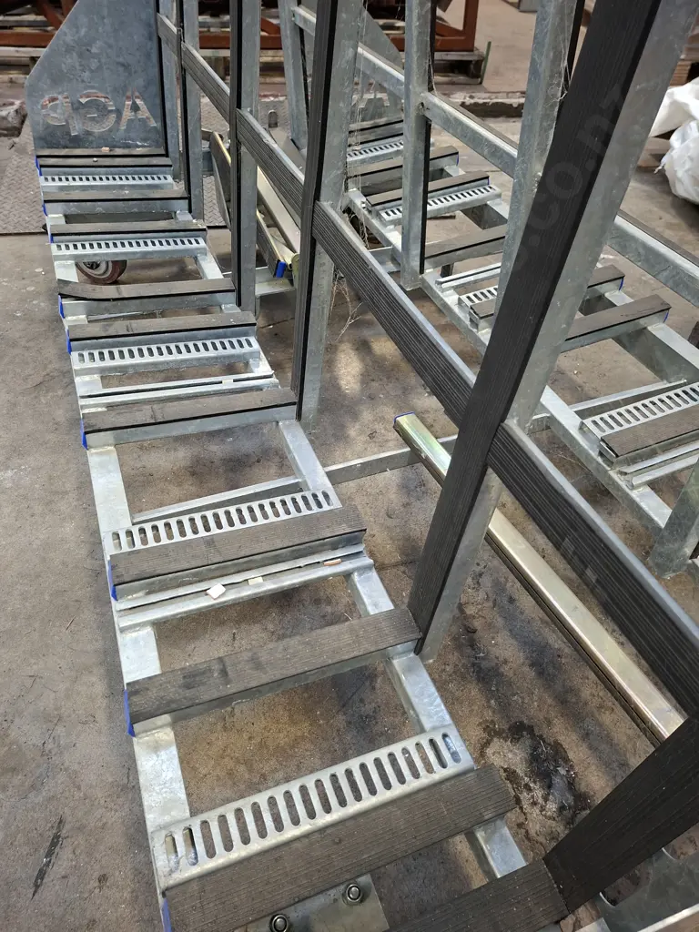 AGP BRANDED MOBILE GLAZING TROLLEY 2M X 1.08 . 2.25M HIGH WITH LOCK BARS INCLUDED Image 1++