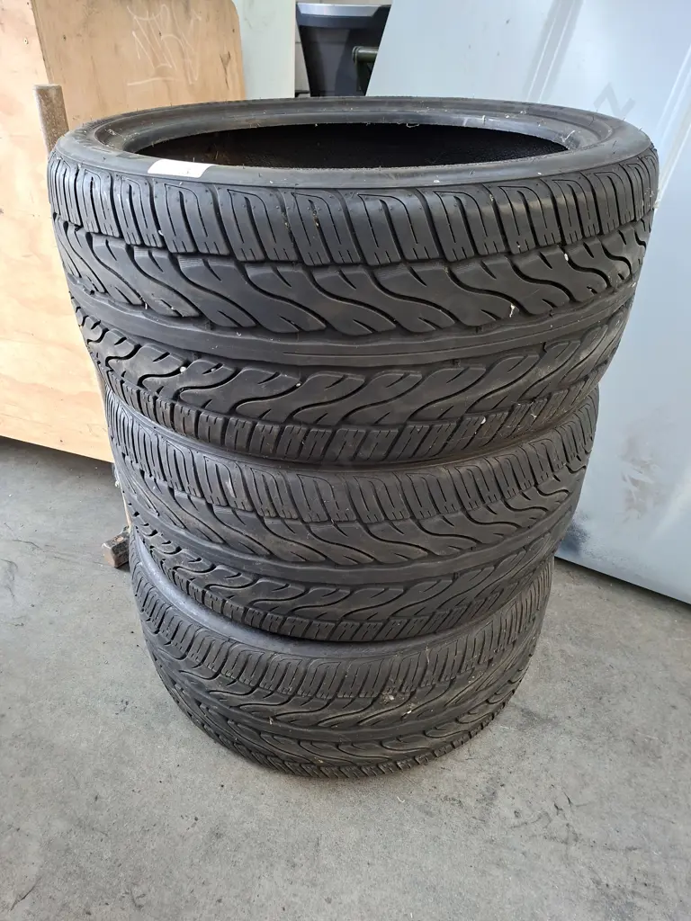 3 X ZETA AZURA 285 X 35 X 22 TYRES USED Image 1++